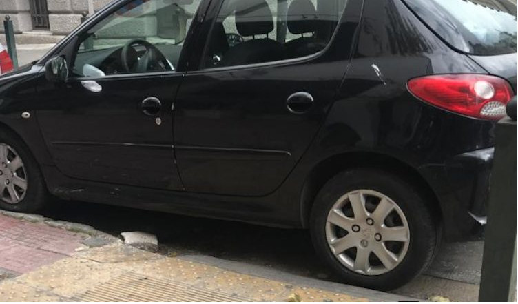 Θεοδωρικάκος – Απολίτιστοι και απάνθρωποι όσοι κλείνουν τις ράμπες των αναπήρων – 1500 παραβάσεις το μήνα