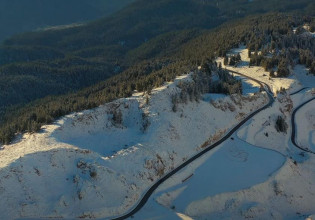 Παρνασσός – Έπεσαν τα πρώτα χιόνια στο χιονοδρομικό – Εκπληκτικό βίντεο από ψηλά