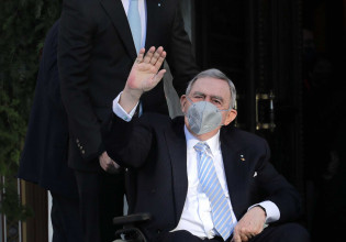 Ισχαιμικό επεισόδιο υπέστη ο τέως βασιλιάς Κωνσταντίνος – Εσπευσμένα στην Αθήνα