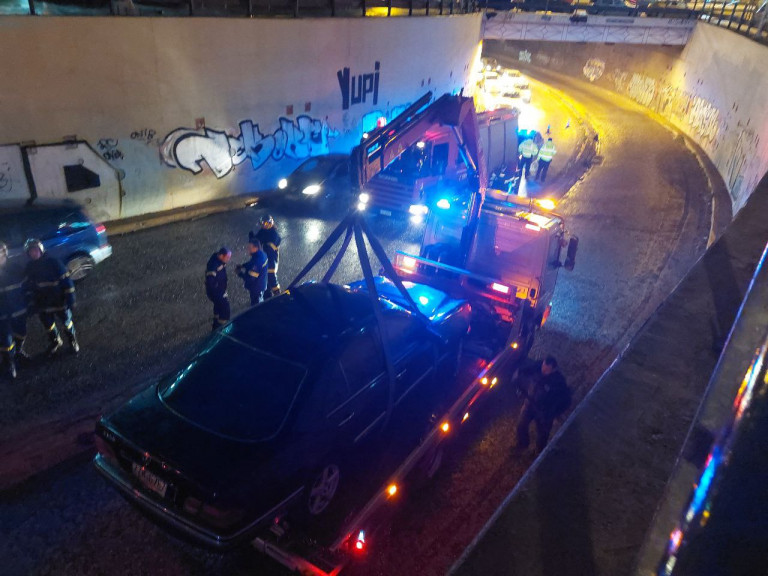 Τροχαίο στη Λεωφόρο Αμφιθέας – Δείτε εικόνες από το σημείο