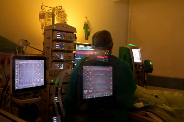 Κοροναϊός – 2.831 νέα κρούσματα και 91 θάνατοι – Στους 662 οι διασωληνωμένοι