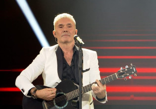 Σπίτι με το Mega – Μουσικό απόσπασμα από την Πρωτοχρονιά με τον Στέλιο Ρόκκο