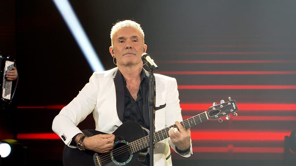 Σπίτι με το Mega – Μουσικό απόσπασμα από την Πρωτοχρονιά με τον Στέλιο Ρόκκο