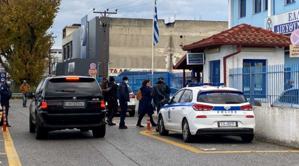 Πιερία – Αρνητές έβαλαν χειροπέδες σε διευθυντή Γυμνασίου