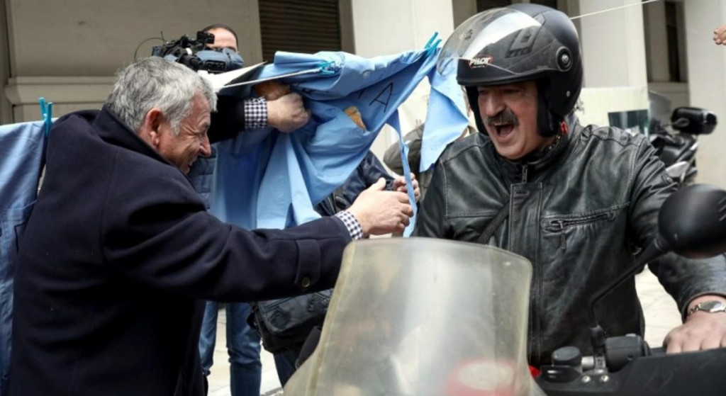 Ο Τσίπρας, ο Πολάκης, ο Γιαννάκος και ο… VIP λαϊκισμός