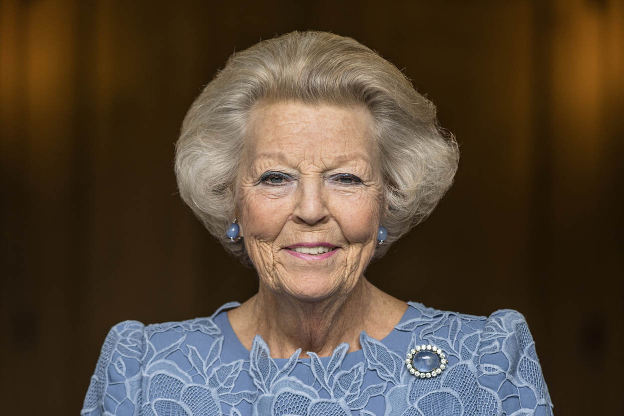 Ολλανδία - Θετική στον ιό διαγνώστηκε η πρώην βασίλισσα Βεατρίκη