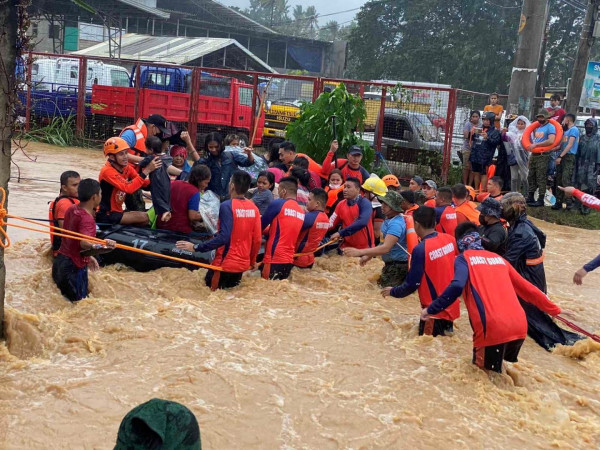 Φιλιππίνες – Τουλάχιστον 12 οι νεκροί και σοβαρές ζημιές προκάλεσε ο τυφώνας Ράι