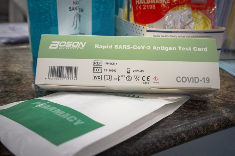 Αίγιο – 48 θετικοί στον κοροναϊό μετά από rapid test σε φαρμακείο