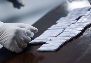 Θεσσαλονίκη – Δικάζονται οι αρνητές για την «έφοδο» στο διαγνωστικό κέντρο – Τι υποστηρίζουν