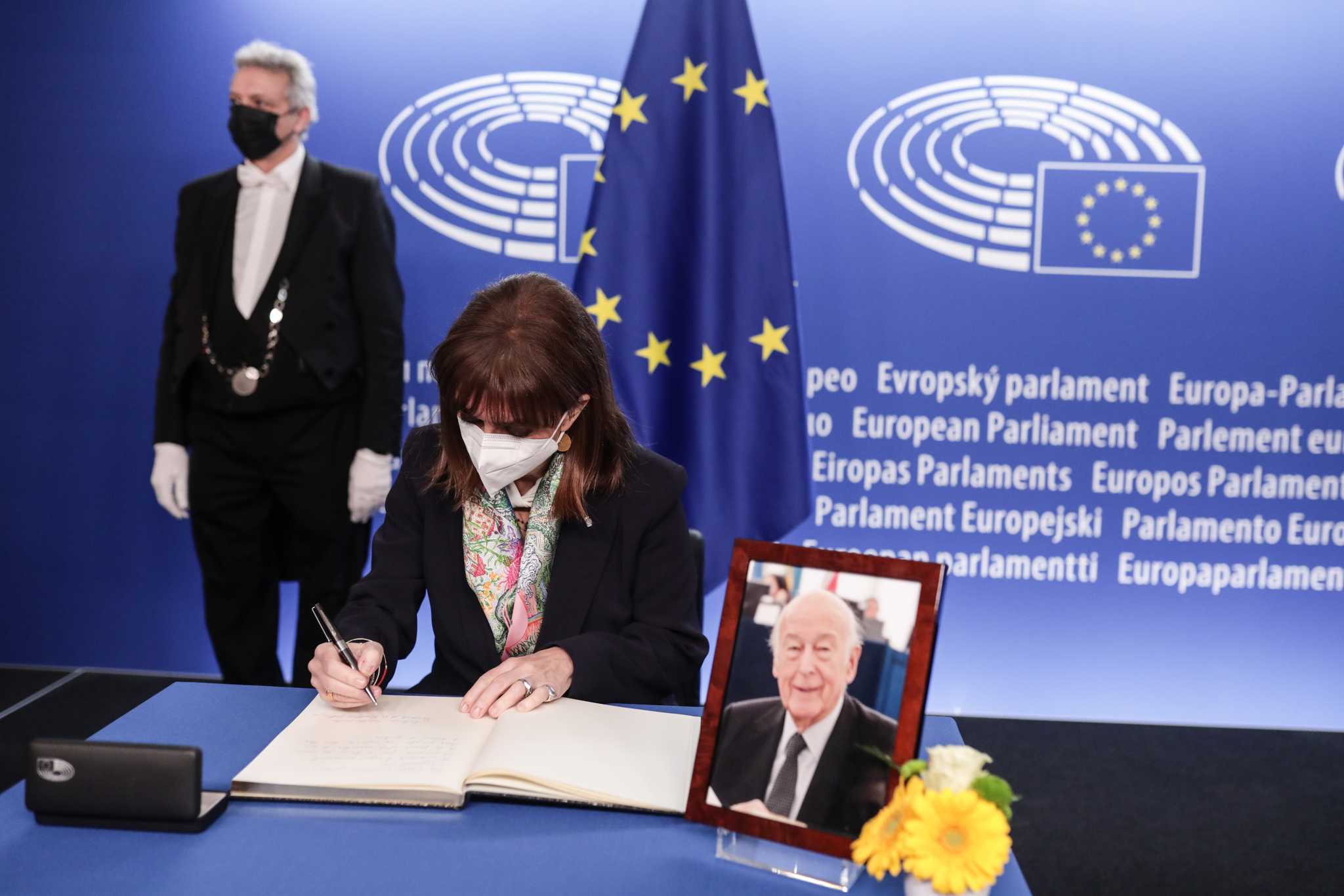 Κατερίνα Σακελλαροπούλου - Ο Ζισκάρ ντ' Εσταίν συνέβαλε αποφασιστικά στη διαδικασία της ευρωπαϊκής ολοκλήρωσης