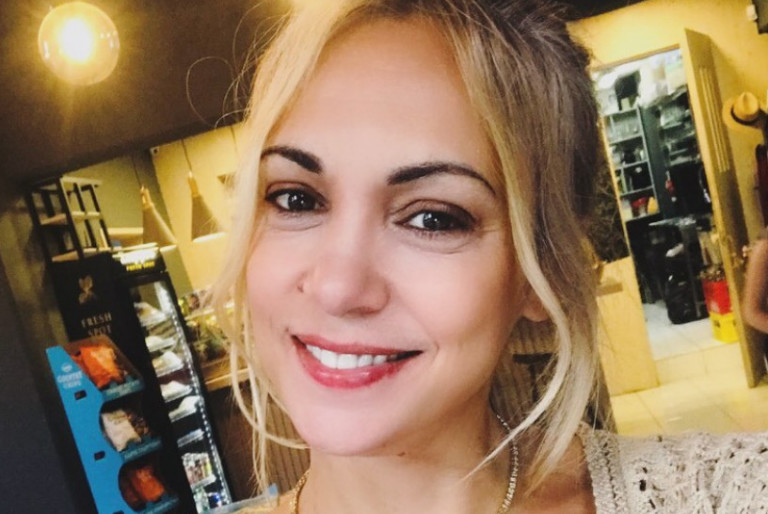 Λίνα Σακκά – Δύσκολες ώρες για την ηθοποιό – Έφυγε από τη ζωή ο πατέρας της