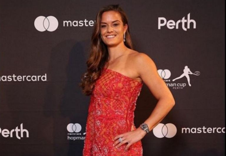 Μαρία Σάκκαρη – Τα έσπασε στον Αργυρό χωρίς τον Κωνσταντίνο Μητσοτάκη