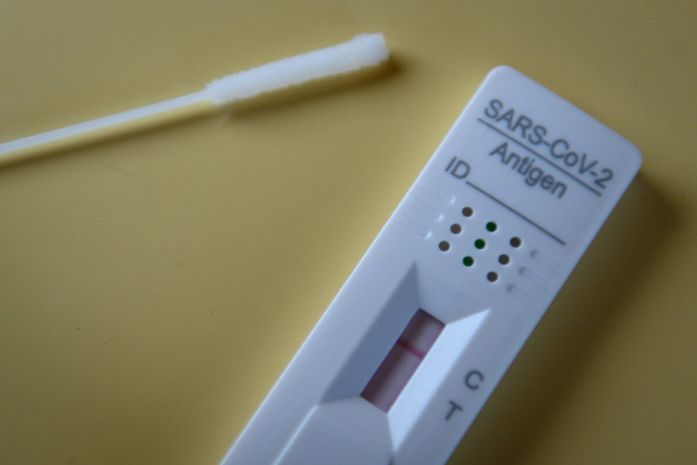 Κοροναϊος – Ξεκινά η διάθεση των δωρεάν self test για την περίοδο των εορτών