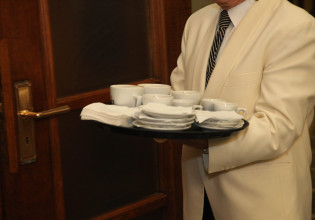 Εποχικά εργαζόμενοι – Επίδομα ανεργίας με 50 ένσημα – Για ποιους κλάδους ισχύει