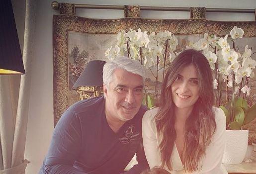 Σίμος Κεδίκογλου – Η πρώτη φωτογραφία με τη νεογέννητη κόρη του