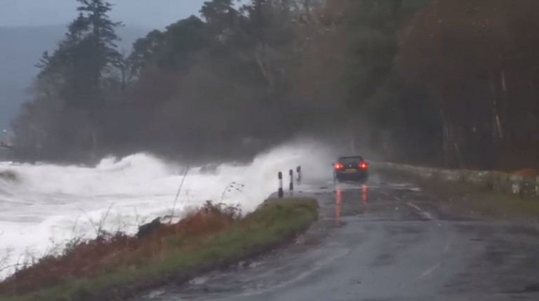 Σκωτία – Η καταιγίδα «Μπάρα» πλήττει τη χώρα με ισχυρές βροχοπτώσεις και θυελλώδεις ανέμους