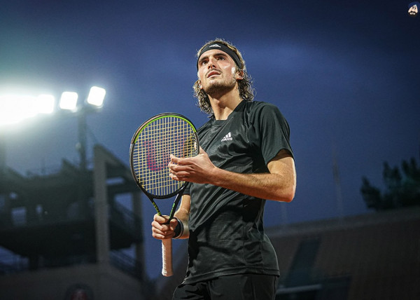 Τι είπε ο Τσιτσιπάς για το χειρουργείο στον αγκώνα και τη νέα χρονιά