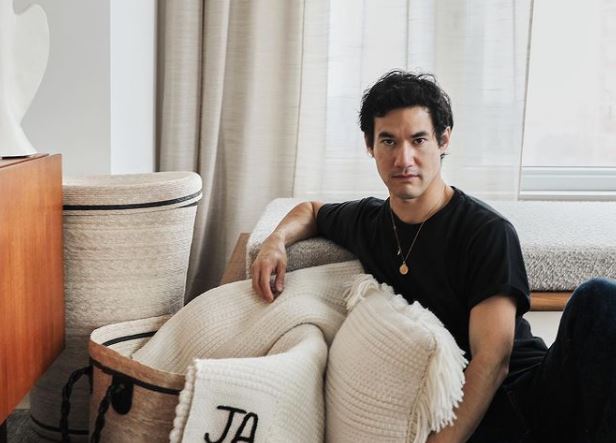 Ο Τζόσεφ Αλτουζάρα μοιράζεται τα μυστικά ομορφιάς του – Η συμβουλή τους θαυμαστές του