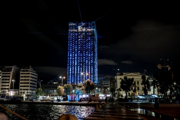 Δήμος Πειραιά – Φαντασμαγορικό υπερθέαμα η φωταγώγηση του Πύργου Πειραιά