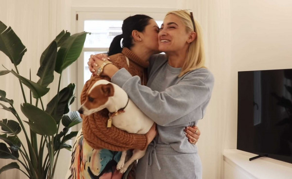 Ιωάννα Τούνη – Παρουσίαζε το νέο της σπίτι, όταν… έκανε «ντου» η Δήμητρα Αλεξανδράκη