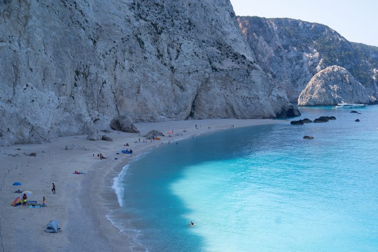 Τουρισμός - Τρίτος δημοφιλέστερος προορισμός παγκοσμίως η Ελλάδα στο προϊόν «Ήλιος και Θάλασσα»
