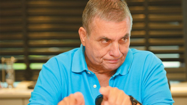 Γιώργος Τράγκας – Η γυναίκα του δεν νοσηλεύεται στο «Σωτηρία» – Παραμένει σε καραντίνα