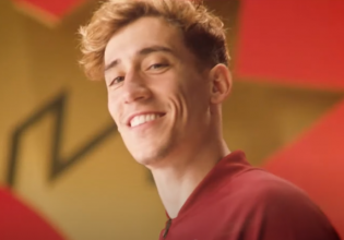 Λίβερπουλ – Mε Τσιμίκα το νέο χριστουγεννιάτικο βίντεο των «Κόκκινων»