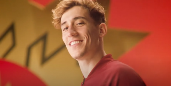 Λίβερπουλ – Mε Τσιμίκα το νέο χριστουγεννιάτικο βίντεο των «Κόκκινων»