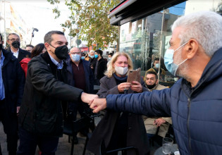 Τσίπρας για ακρίβεια – Αντί για μέτρα στήριξης του εισοδήματος, ο Μητσοτάκης κάνει τον τροχονόμο στα καρτέλ