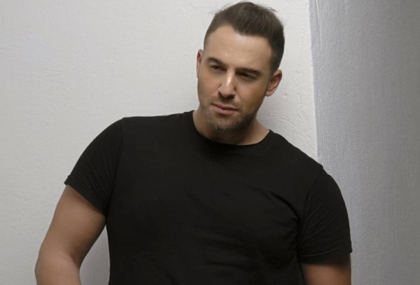 Θάνος Τζάνης – «Δεν κάνω comeback γιατί δεν σταμάτησα ποτέ να βγάζω τραγούδια»