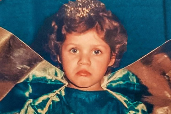 Μπορείτε να αναγνωρίσετε το κοριτσάκι της φωτογραφίας;