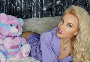 Τζούλια Νόβα – Μιλά για τον τοκετό στο σπίτι και περιγράφει πώς έφερε στον κόσμο το μωρό της