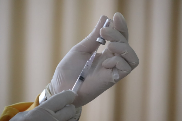 Θεμιστοκλέους – Μέχρι 16 Ιανουαρίου θα έχουν εμβολιαστεί οι μισοί από τους 520.000 ανεμβολίαστους – Τι είπε για τον εμβολιασμό των παιδιών