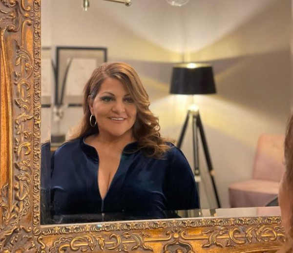 H Βίκυ Σταυροπούλου θυμάται τα νιάτα της – Οικογενειακή φωτογραφία από το παρελθόν