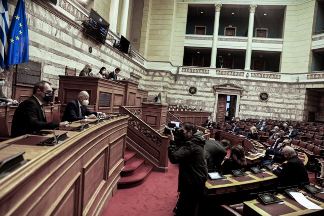 Ανοιχτή σε διάλογο η Ελλάδα αρκεί η Τουρκία να αποσύρει το casus belli - Τη Βουλή ενημέρωσε ο υπ. Εξωτερικών