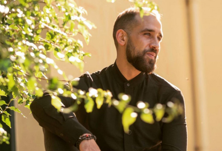 Βασίλης Πορφυράκης – Με οξυγόνο στο σπίτι του λόγω κοροναϊού