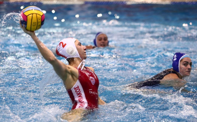 Πόλο γυναικών – Με την Ντουναϊσβάρος ο Ολυμπιακός στο δρόμο για το Final 4
