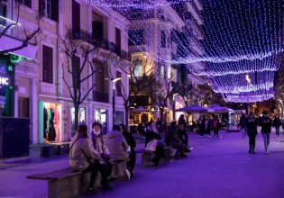 Όμικρον – Νέα μέτρα για να μην μας βγουν… ξινά τα Χριστούγεννα – Επιθέσεις για «αλαλούμ» δέχεται η κυβέρνηση