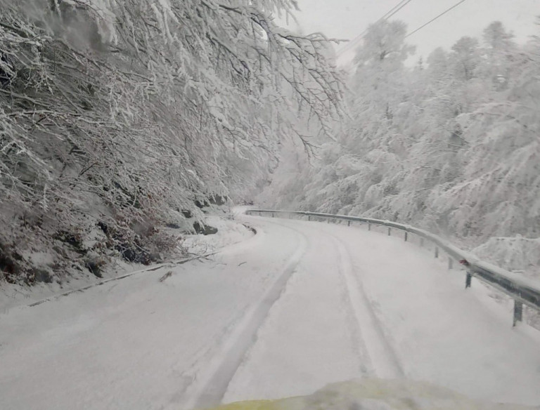 Καιρός – Πτώση της θερμοκρασίας, καταιγίδες και χιόνια – Σε ποιες περιοχές απαιτείται προσοχή