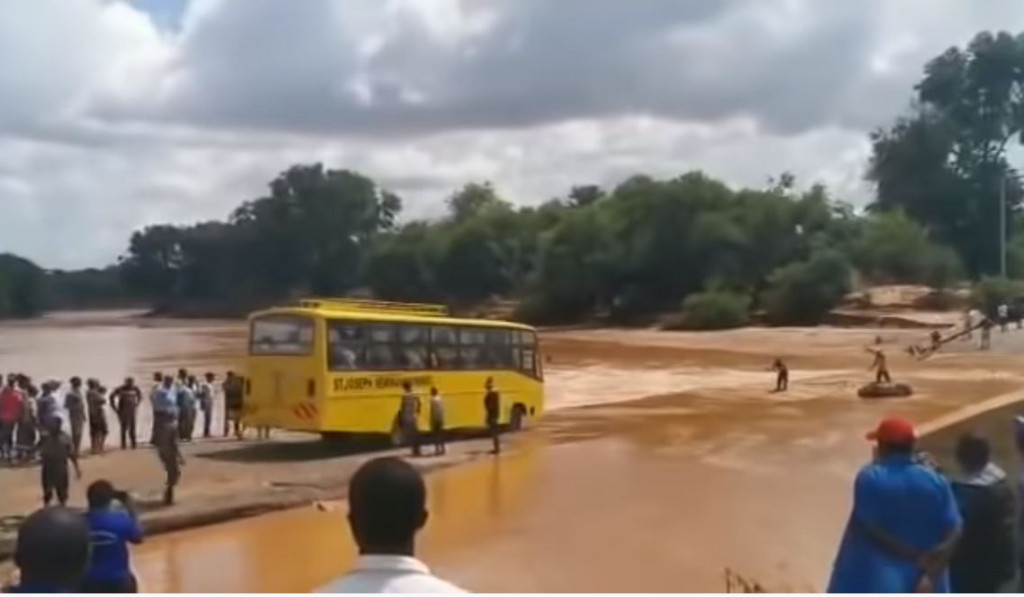 Κένυα – 31 νεκροί μετά από ανατροπή λεωφορείου