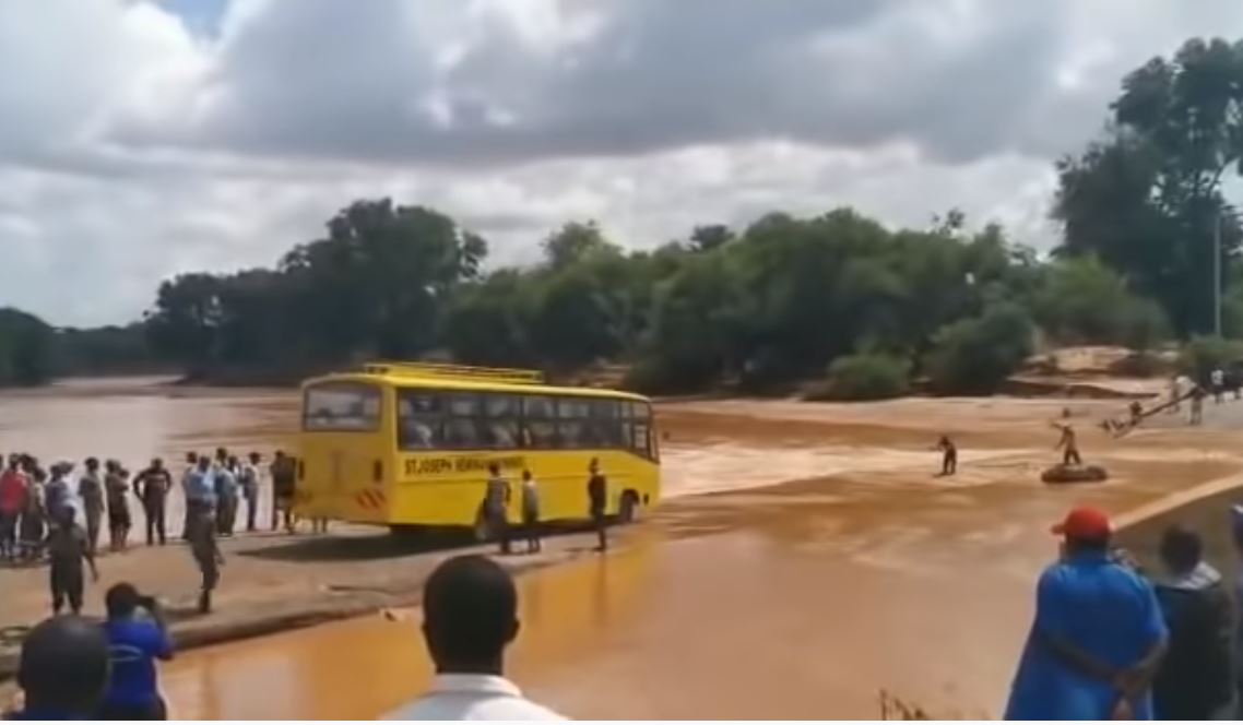 Κένυα - 31 νεκροί μετά από ανατροπή λεωφορείου