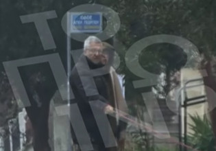 Στάθης Παναγιωτόπουλος – Η πρώτη του βόλτα με την σύζυγο και τον σκύλο του μετά την… ελευθέρας