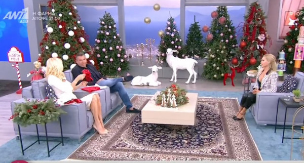 Βίκυ Κάβουρα – Το πικάντικο δώρο στην Φαίη Σκορδά «Ήμουν ένα τσακ να σου φέρω το άλλο με τις αλυσίδες»