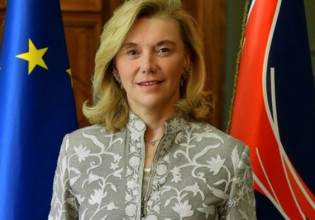 Ελιζαμπέτα Μπελόνι: Ποια είναι η υποψήφια- «φαβορί» για την ιταλική προεδρία