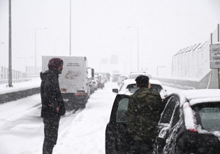 Αττική Οδός: Πινγκ πονγκ ανάμεσα σε κυβέρνηση και εταιρεία για τις ευθύνες του φιάσκου