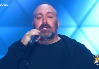 Ο Γιώργος Αλκαίος σε μια απολαυστική βραδιά στο Σπίτι με το MEGA