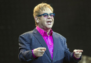 Θετικός στον κοροναϊό ο Έλτον Τζον – Ακυρώνει τις συναυλίες του