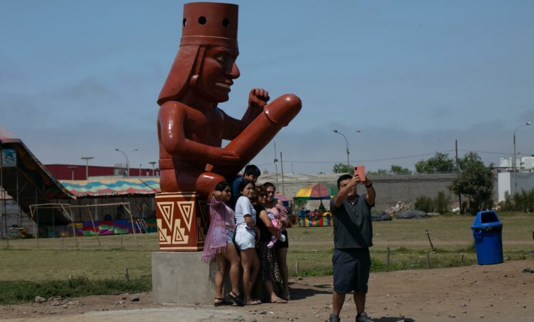Άγαλμα με γιγάντιο πέος σε στύση προσελκύει τουρίστες στο Περού