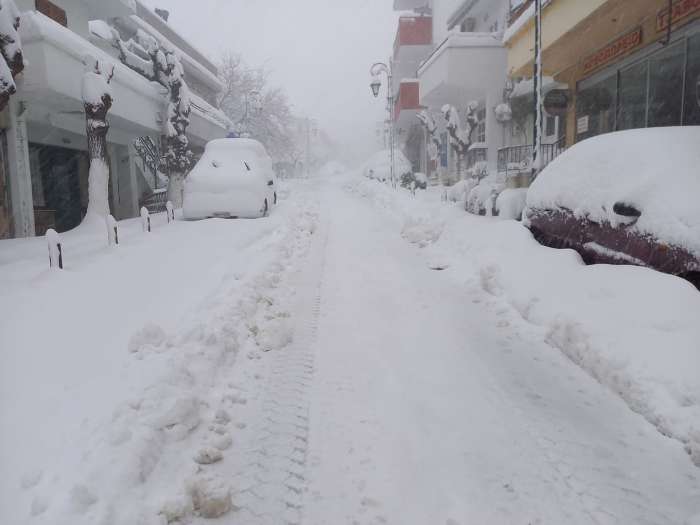 Κρήτη: Απεγκλωβισμοί και διακοπές ρεύματος – Δύσκολες ώρες για τους σεισμόπληκτους