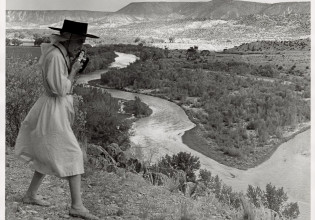 Τζόρτζια Ο’ Κιφ – Η καλλιτέχνιδα που έκανε διάσημα τα λουλούδια της ερήμου